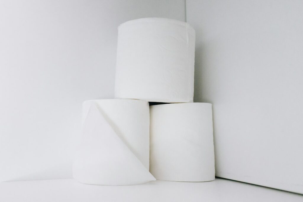 Rollos de papel higiénico hoja simple para comparar rendimiento